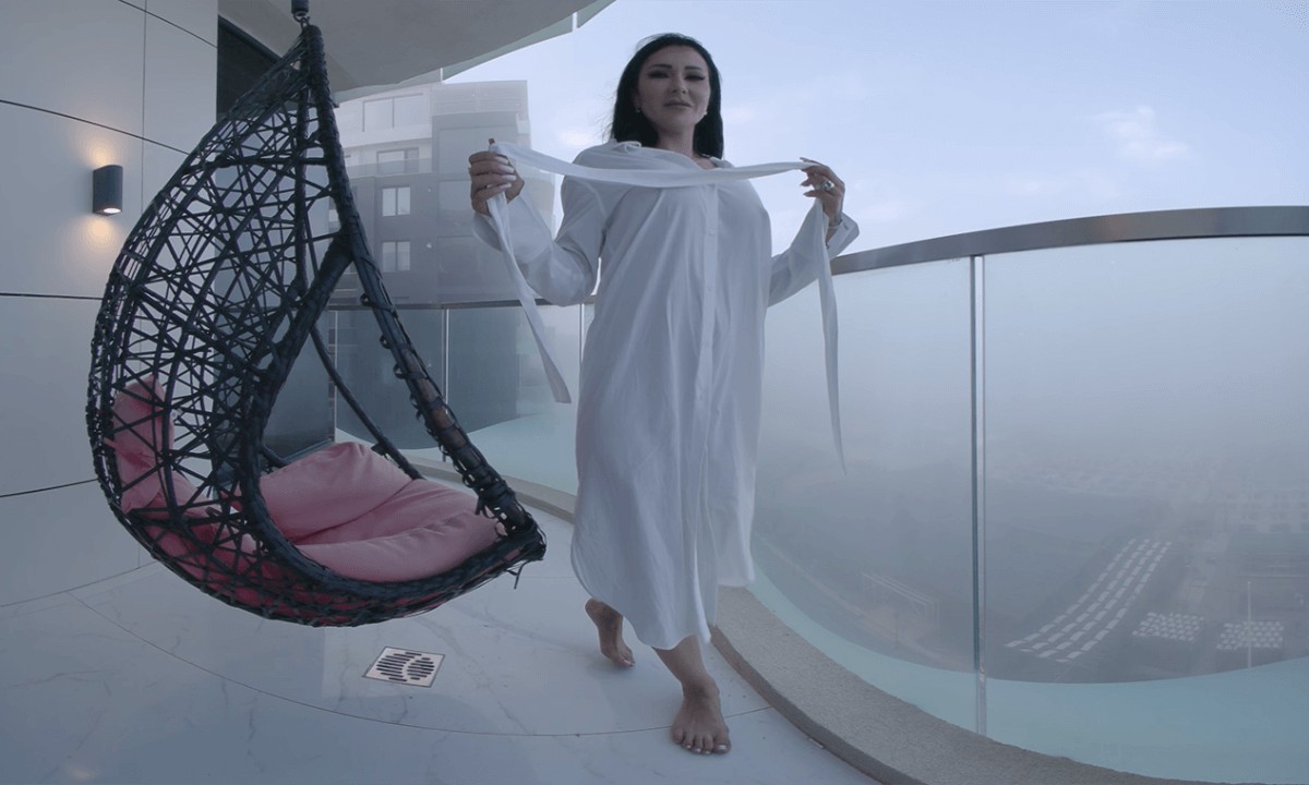 Mistress Kennya – BDSM Vacation Fantasy Episode 4 Balcony Tease