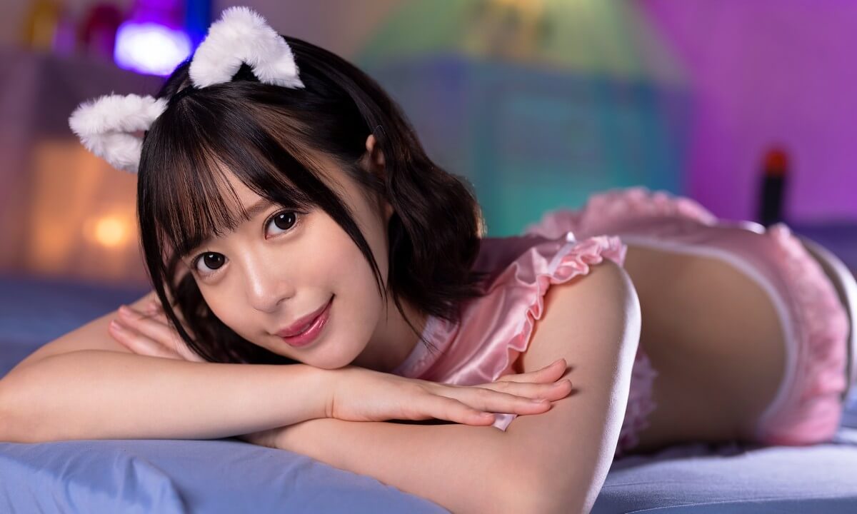Yui Tenma – Cosplay Brothel – An Adorable Smile That Makes Men Climax
