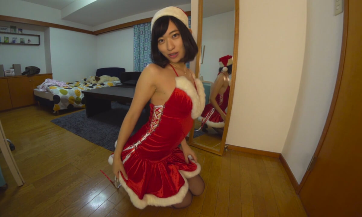 Yuka Kuramochi – Yuka Kuramochi Santa Costume Selfie