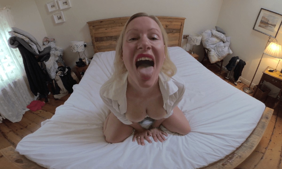 Custom Clip in English – POV Blowjob With Me