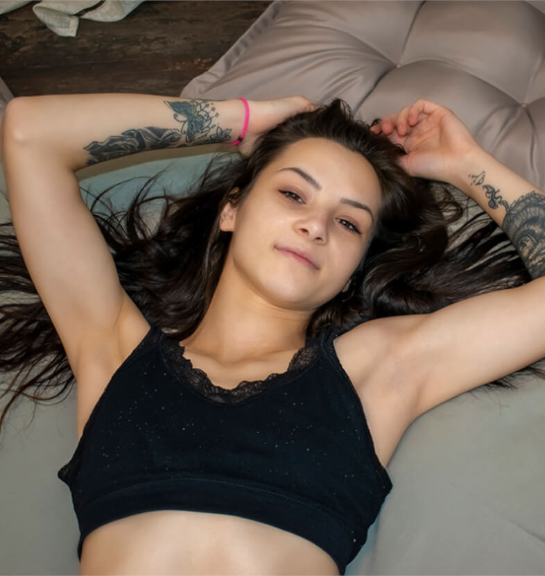 Amateur Brunette Teen Plays Her Pussy Like A Banjo