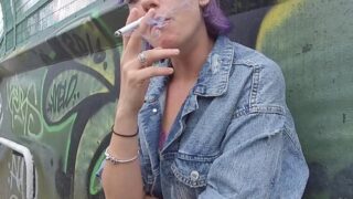 Annabel Lee – Smoking On The Bridge