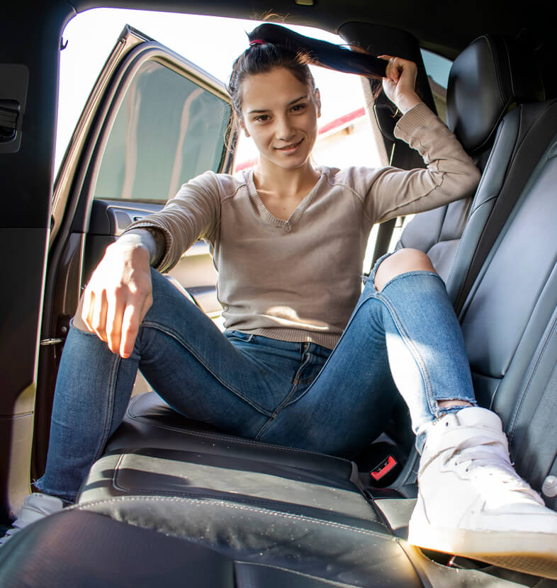 Brunette Teen Backseat Fucking