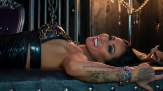 Mistress Kennya – Smoke Aficionado