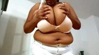 Pam’s Big Breasts in a Tiny H-Cup Bra