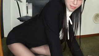 Sakura Sakura – Spying on the OL’s Pantyhose